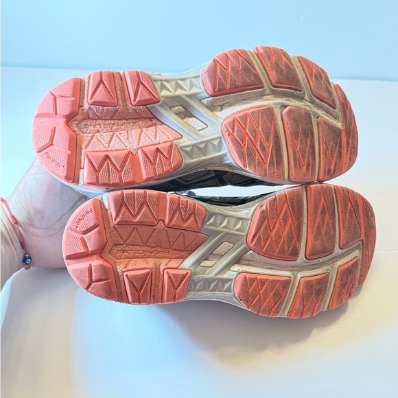 ASICS Women's GT-1000 6 Running Shoe Size 8.5 - Picture 6 of 7